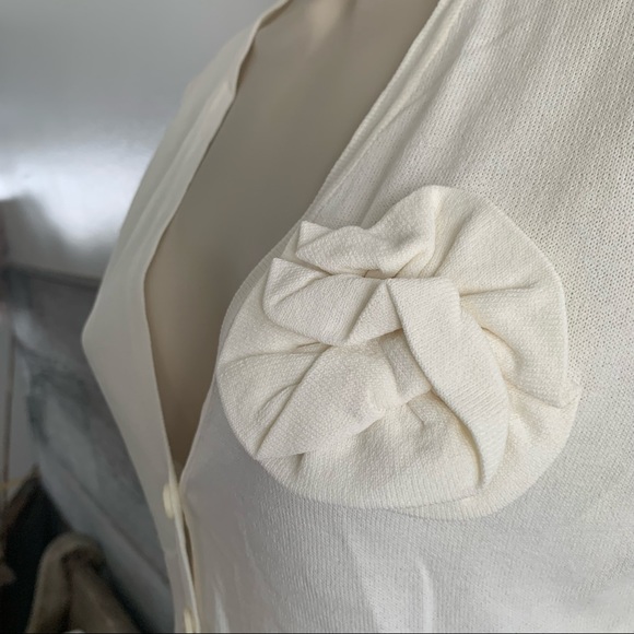 Lucy Perida Sweater cardigan with knit flower size small - Picture 2 of 4